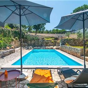 3 bedroom villa with pool near Pula, sleeps 6